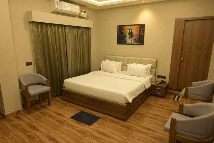 Room 13 of 53