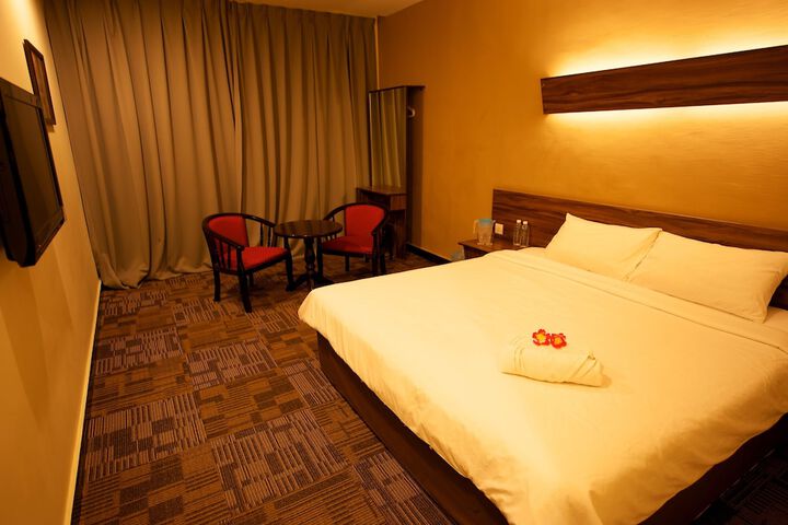 Room 2 of 18