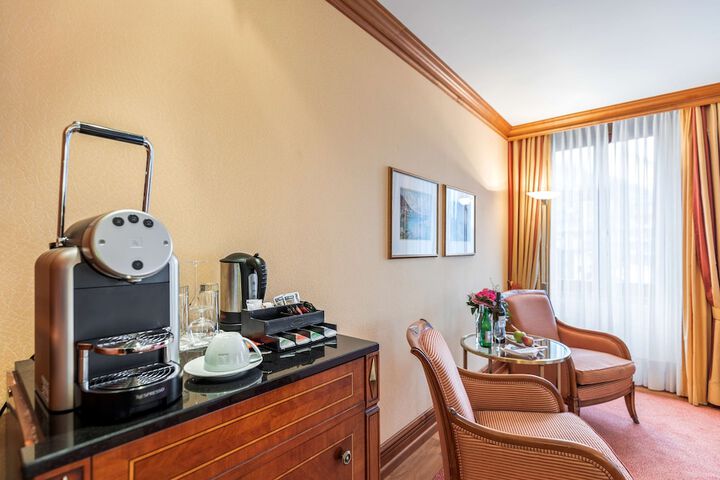 Room 15 of 180