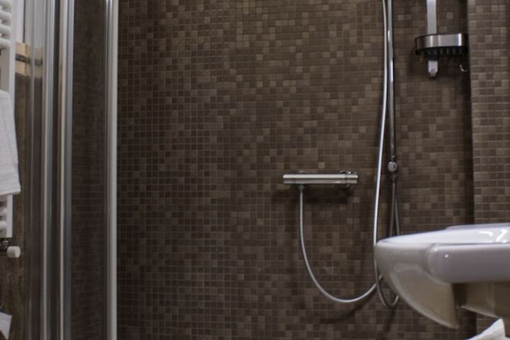 Room 23 of 34