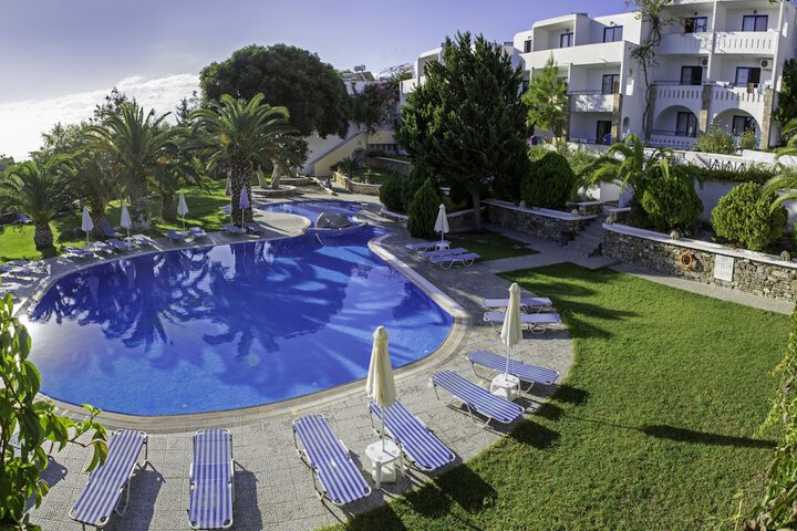 Hotel Pool