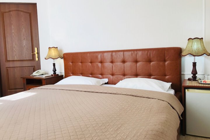Room 27 of 73