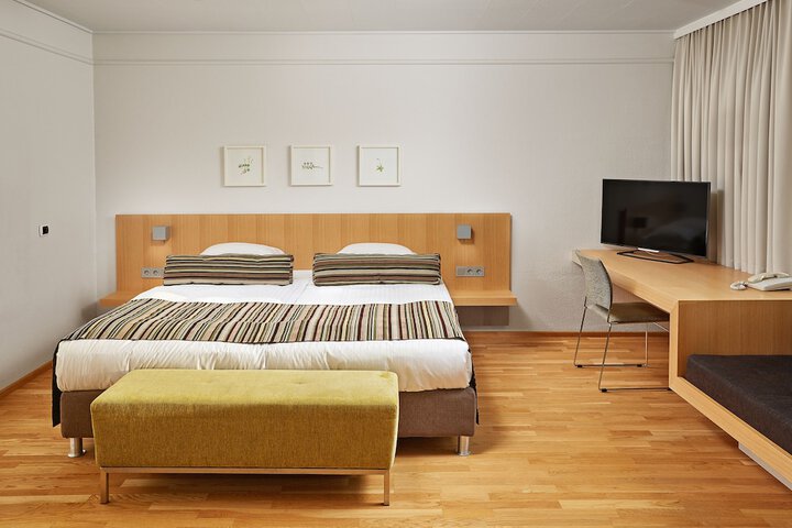 Room 34 of 81
