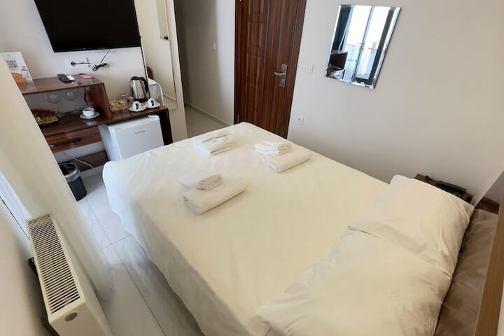 Room 13 of 26
