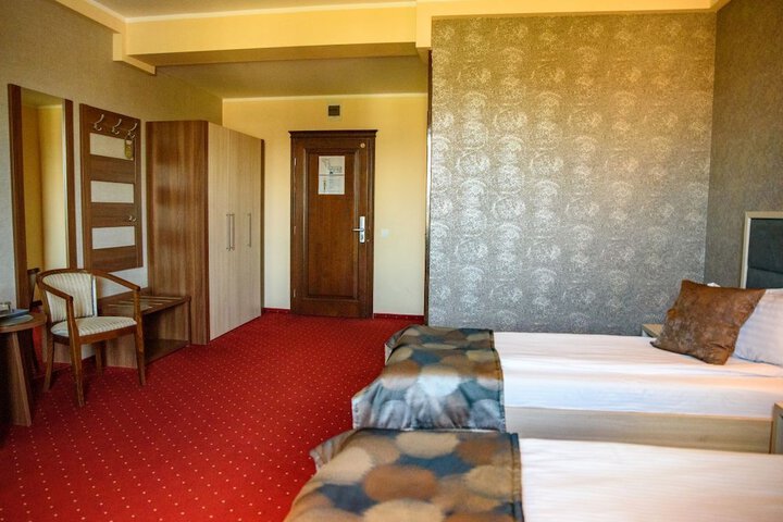 Room 36 of 98