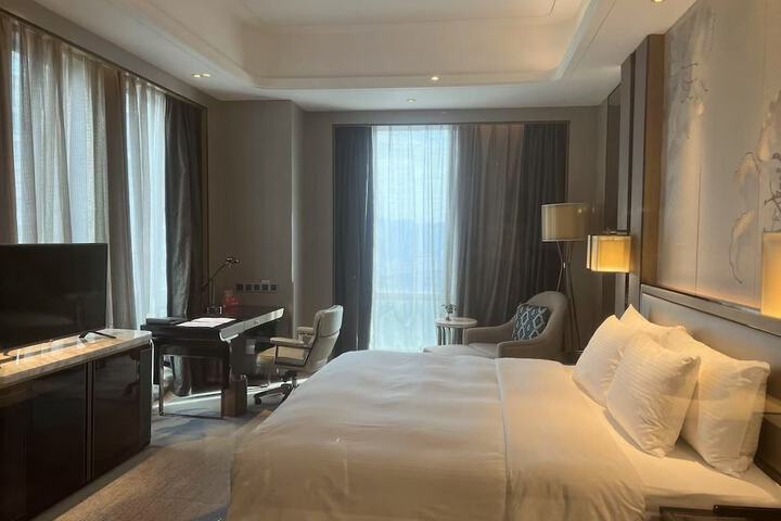 Room 16 of 44