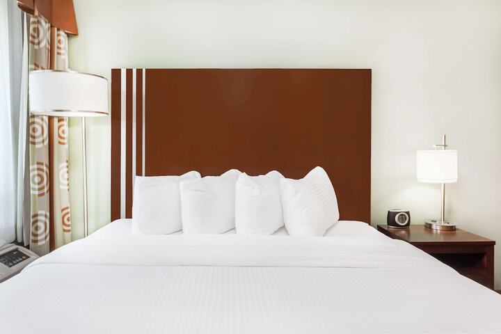 Room 10 of 31