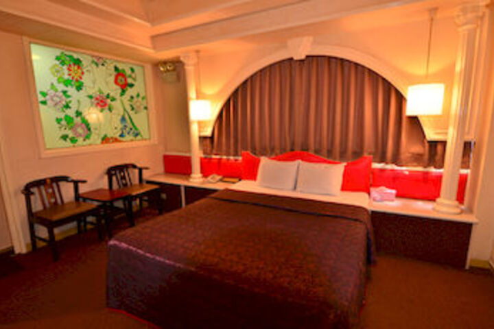 Room 2 of 14
