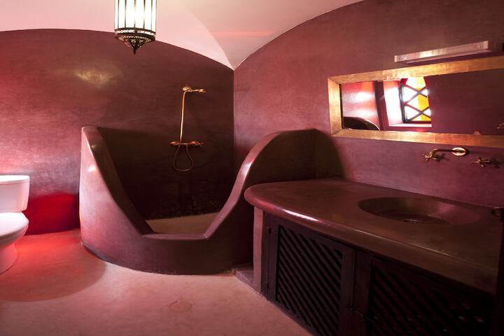 Room 15 of 42