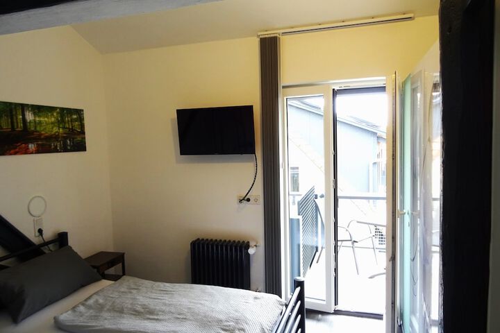 Room 176 of 442
