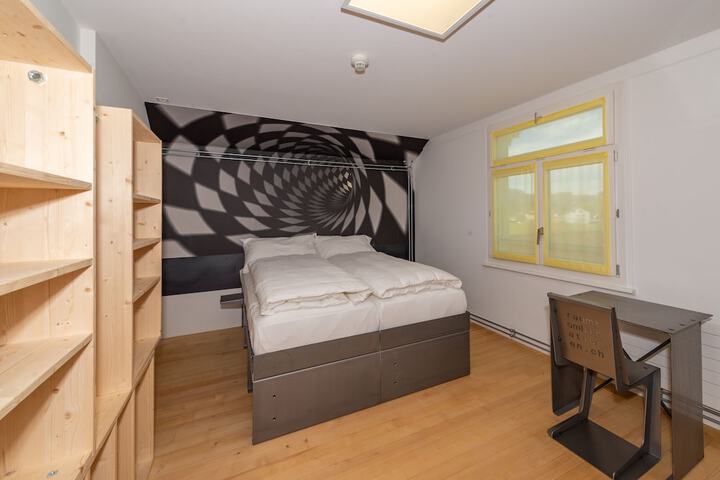 Room 67 of 111
