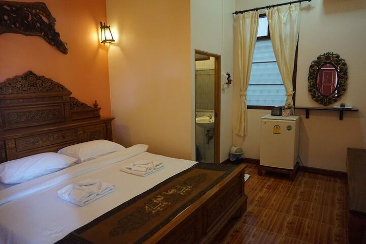 Room 9 of 30