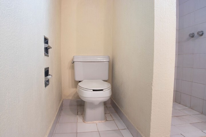 Room 84 of 182