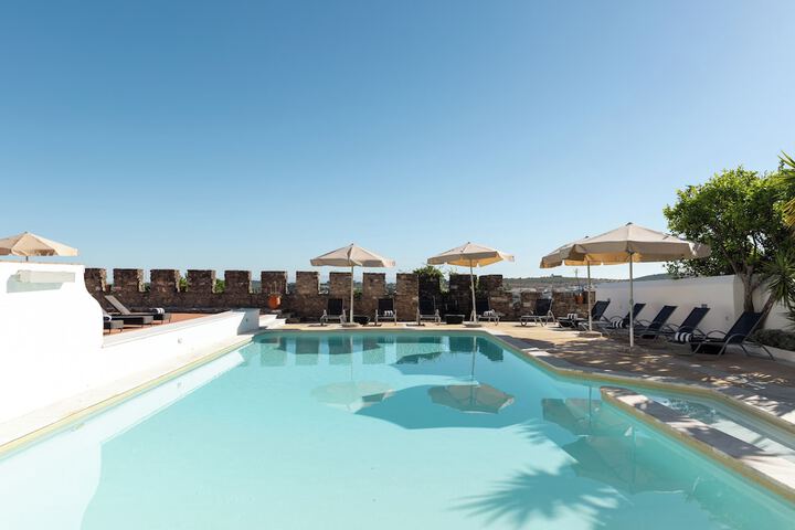 Hotel with Pool