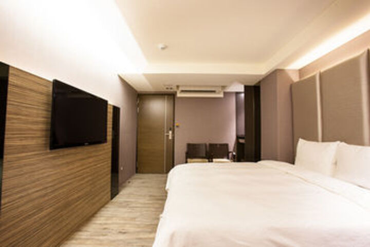Room 10 of 22