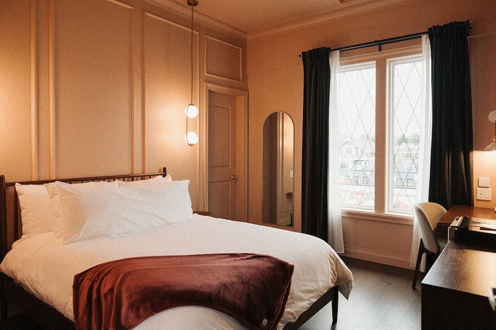 Room 20 of 37