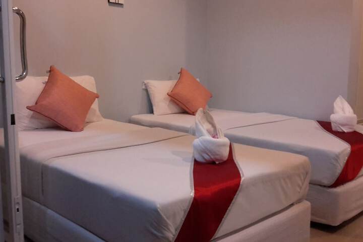 Room 5 of 37