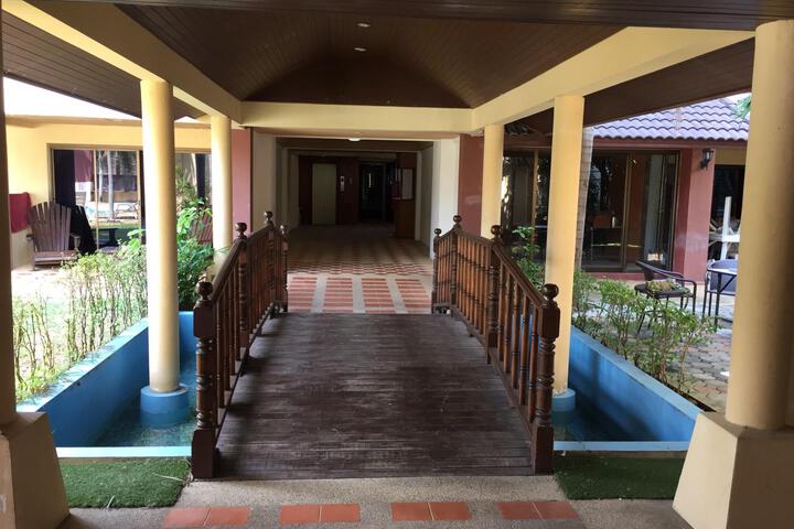 Beach House Samui Villas