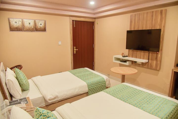 Room 7 of 39