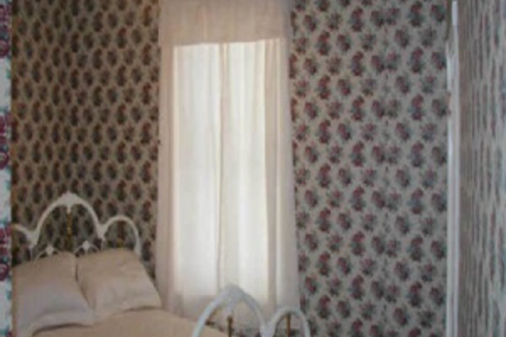 Room 81 of 240