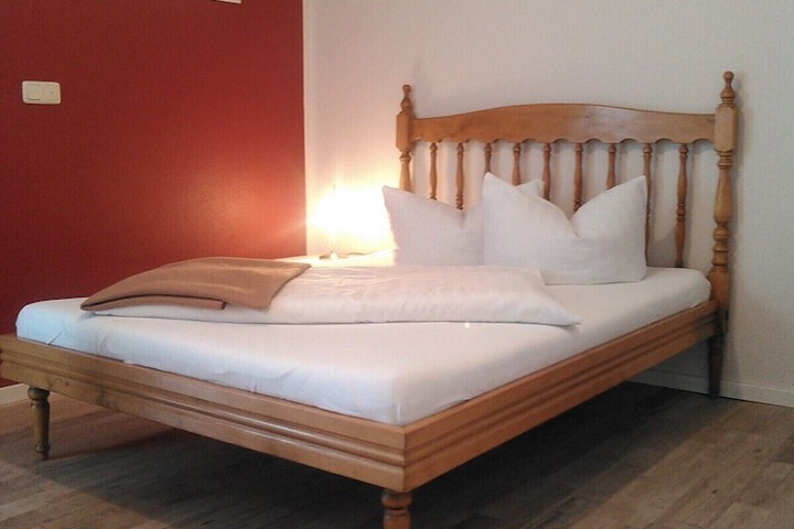 Room 7 of 35