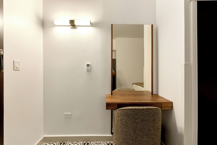 Room 44 of 98