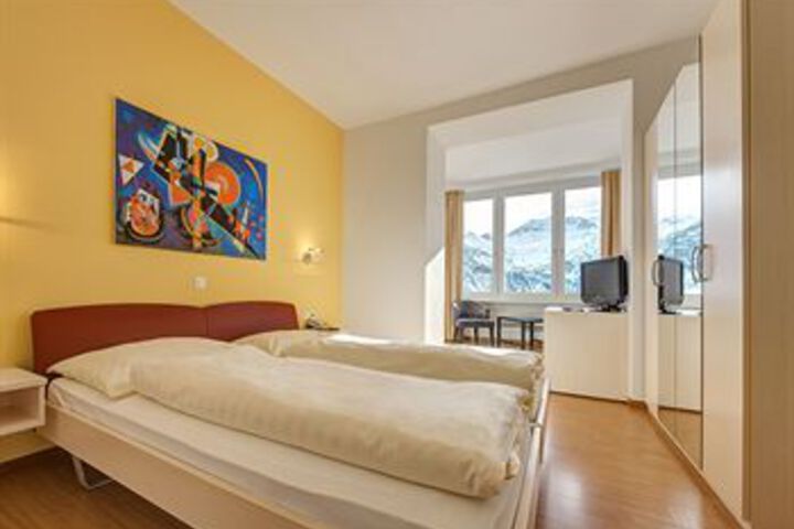 Room 15 of 30