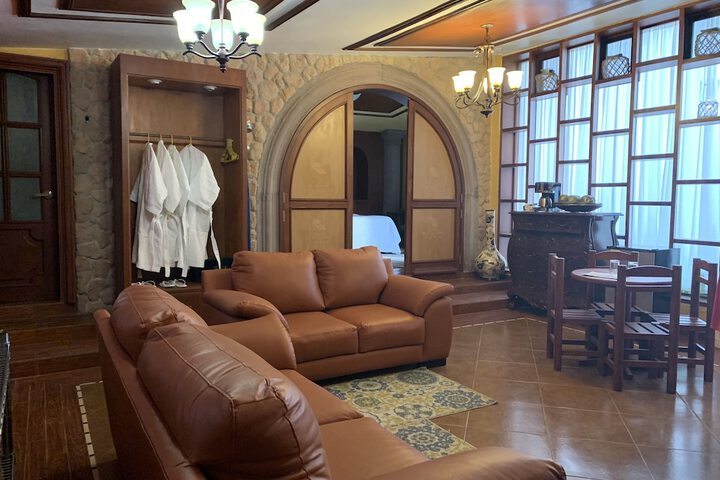 Room 56 of 230