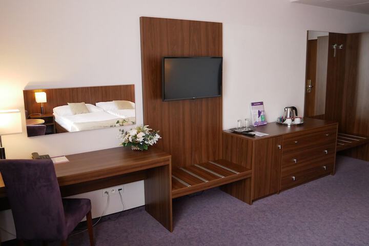 Room 16 of 54