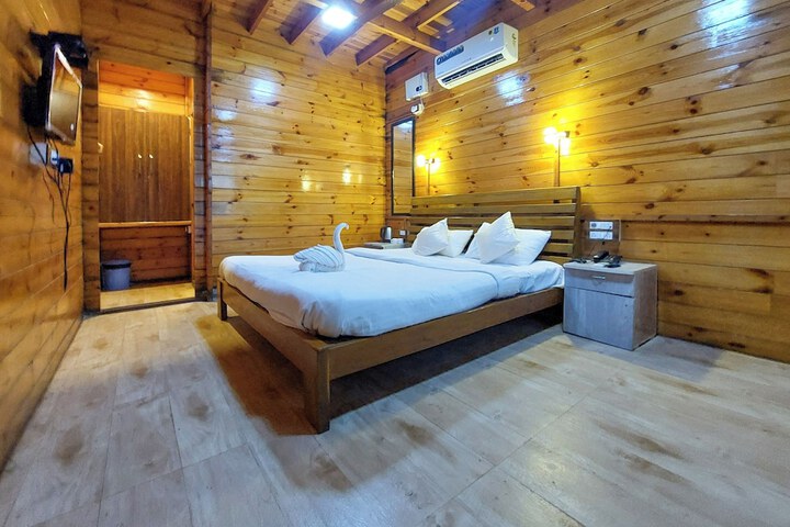 Room 6 of 20