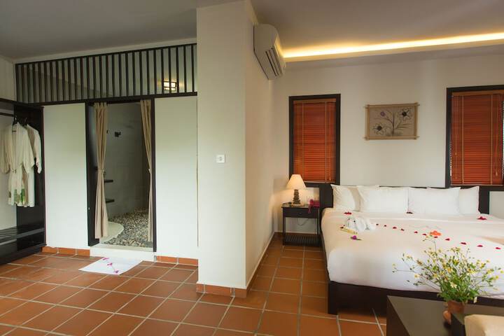 Room 18 of 111