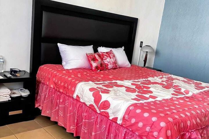 Room 7 of 19