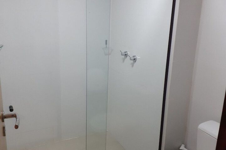 Room 7 of 16