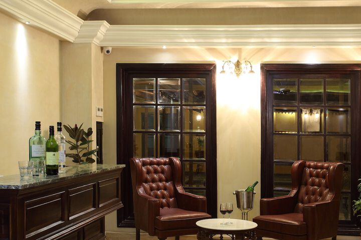 Lounge 66 of 71