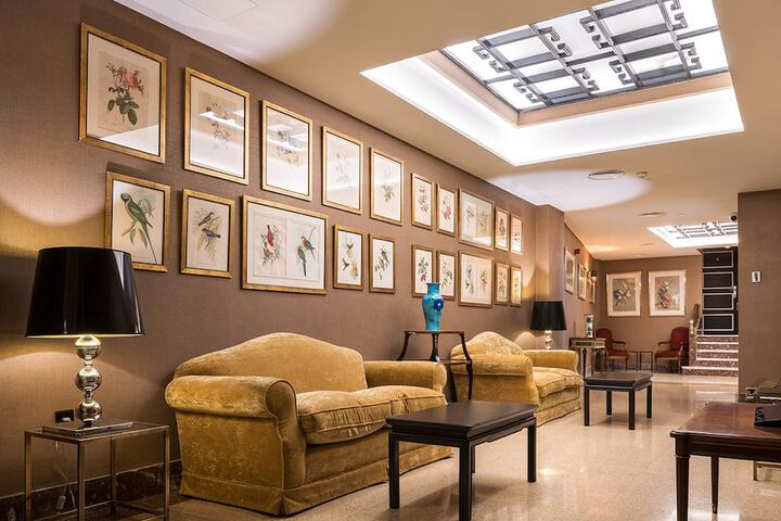 Guest Lobby