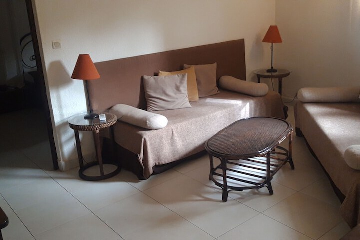 Room 5 of 68