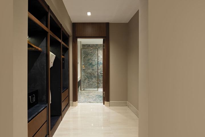 Room 62 of 118