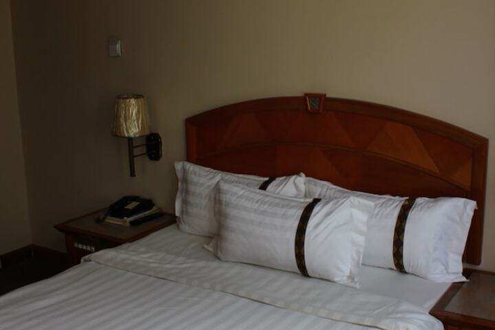 Room 13 of 63