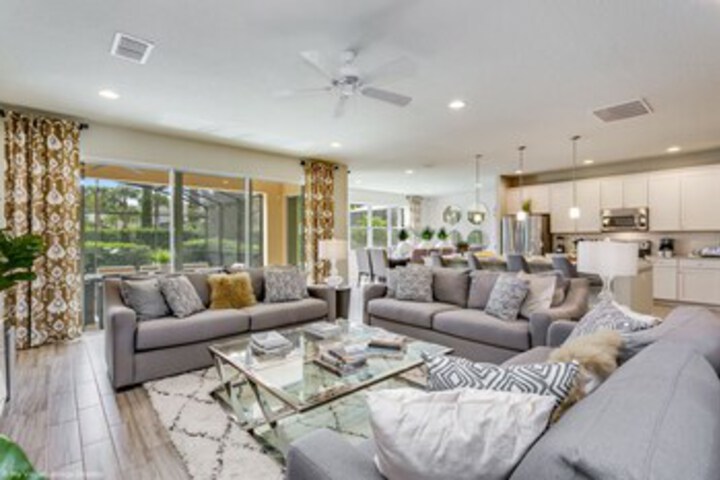 4007 Oakrise Loop