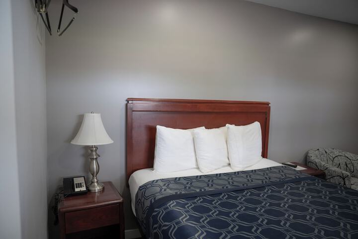 Room 10 of 38