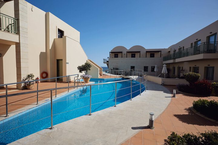 Pool 79 of 136
