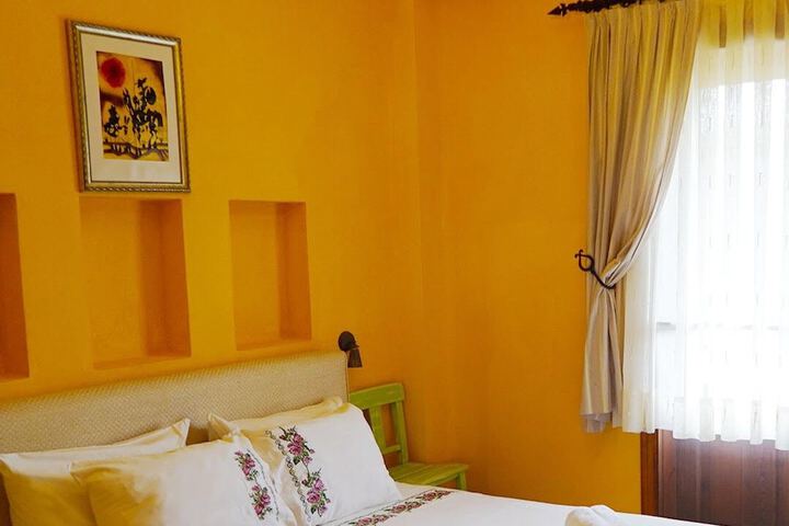 Room 2 of 44