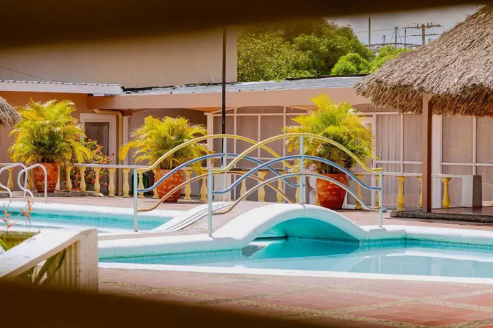 Pool 7 of 11