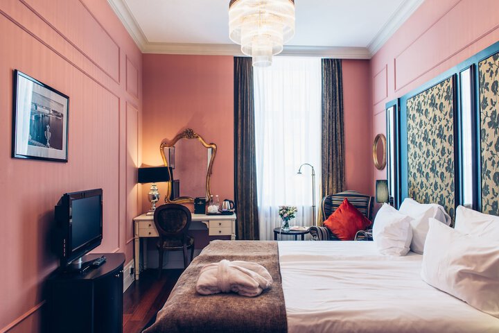 Room 25 of 66
