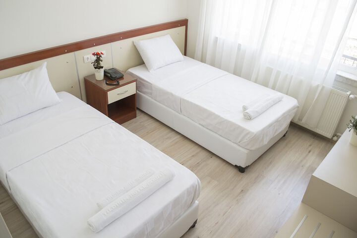 Room 12 of 63