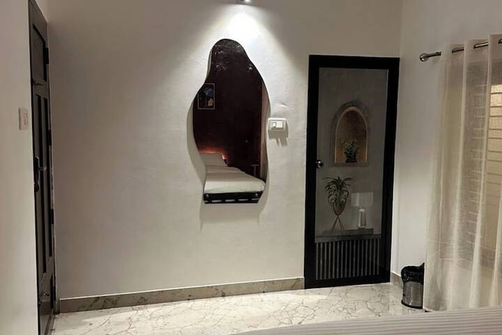 Room 14 of 19