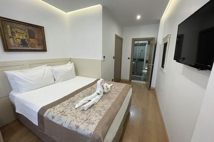 Room 12 of 53