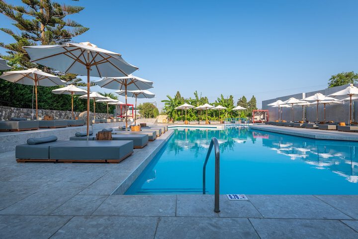 Hotel Pool