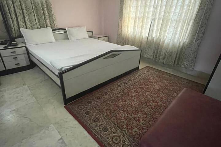 Room 5 of 7