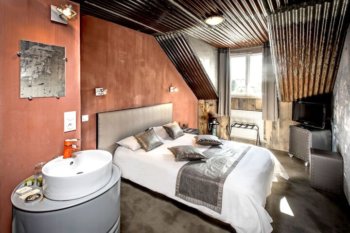 Room 15 of 55